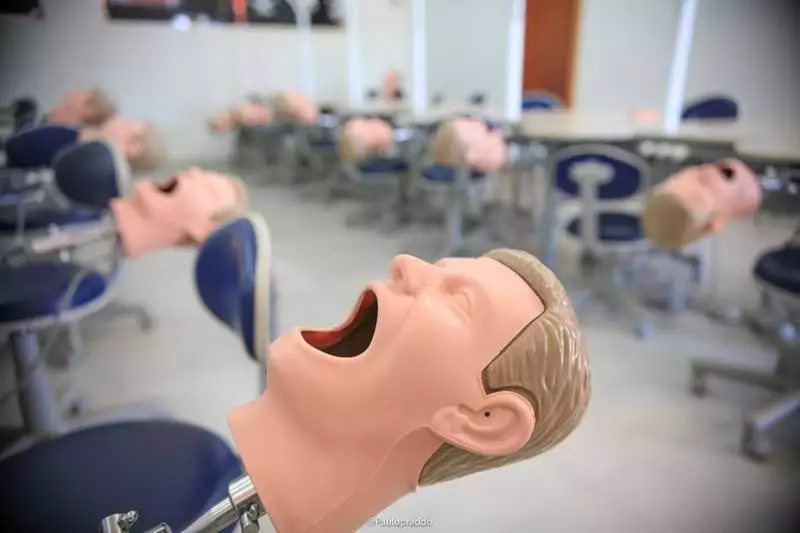 centro-clinico-odontologia-simulador-paciente-1