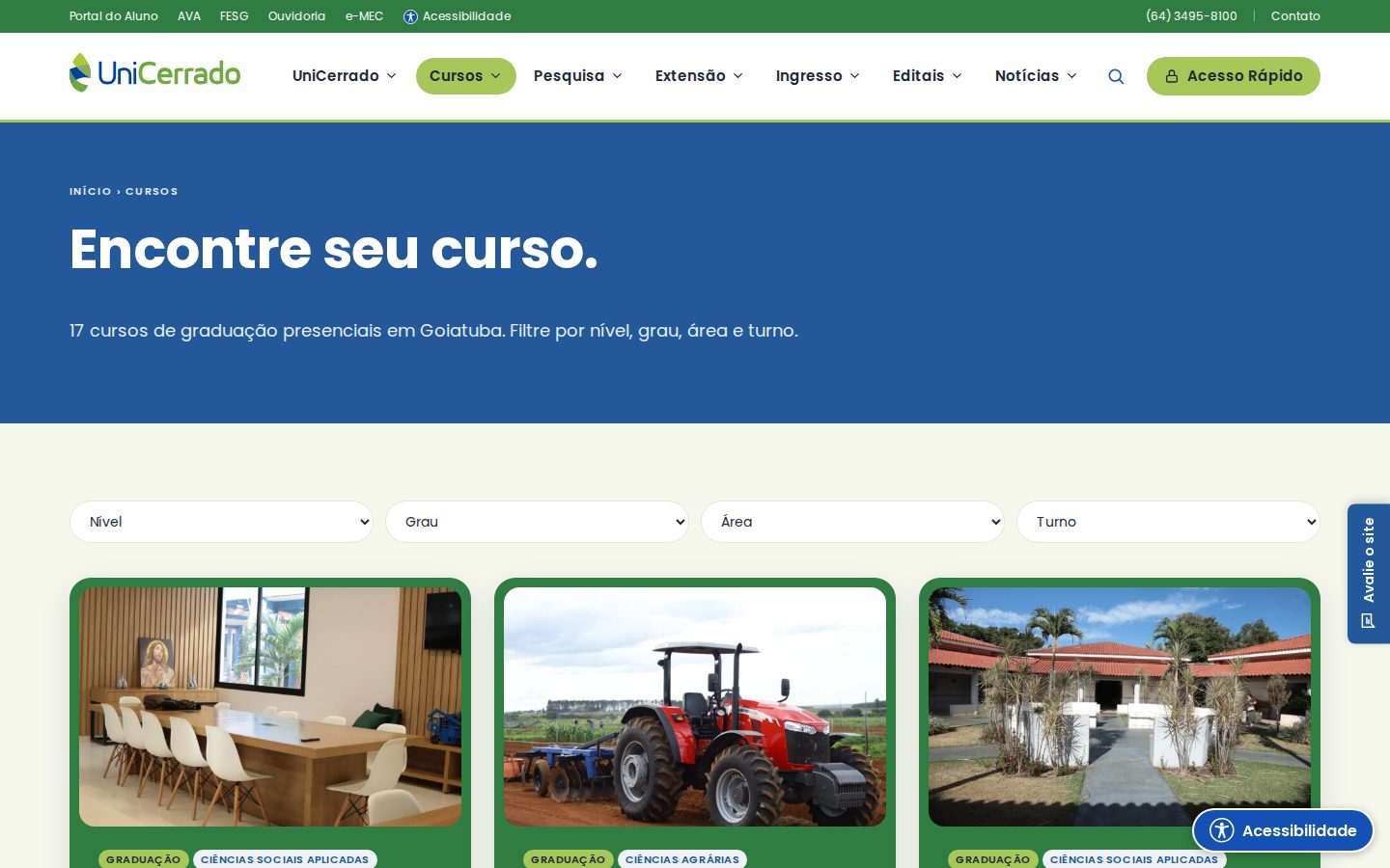 Página Cursos no computador, com os filtros de nível, grau, área e turno e a lista de cursos