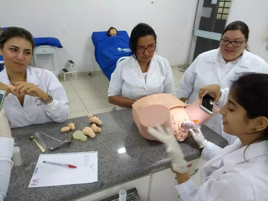 laboratorio-enfermagem-1