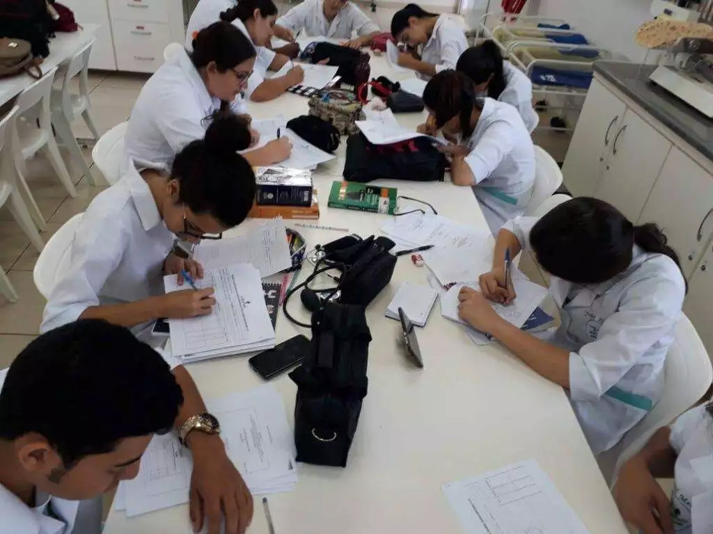 laboratorio-enfermagem-11