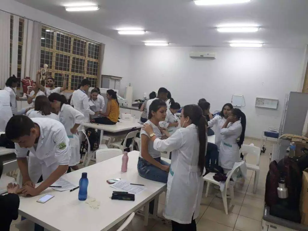 laboratorio-enfermagem-16