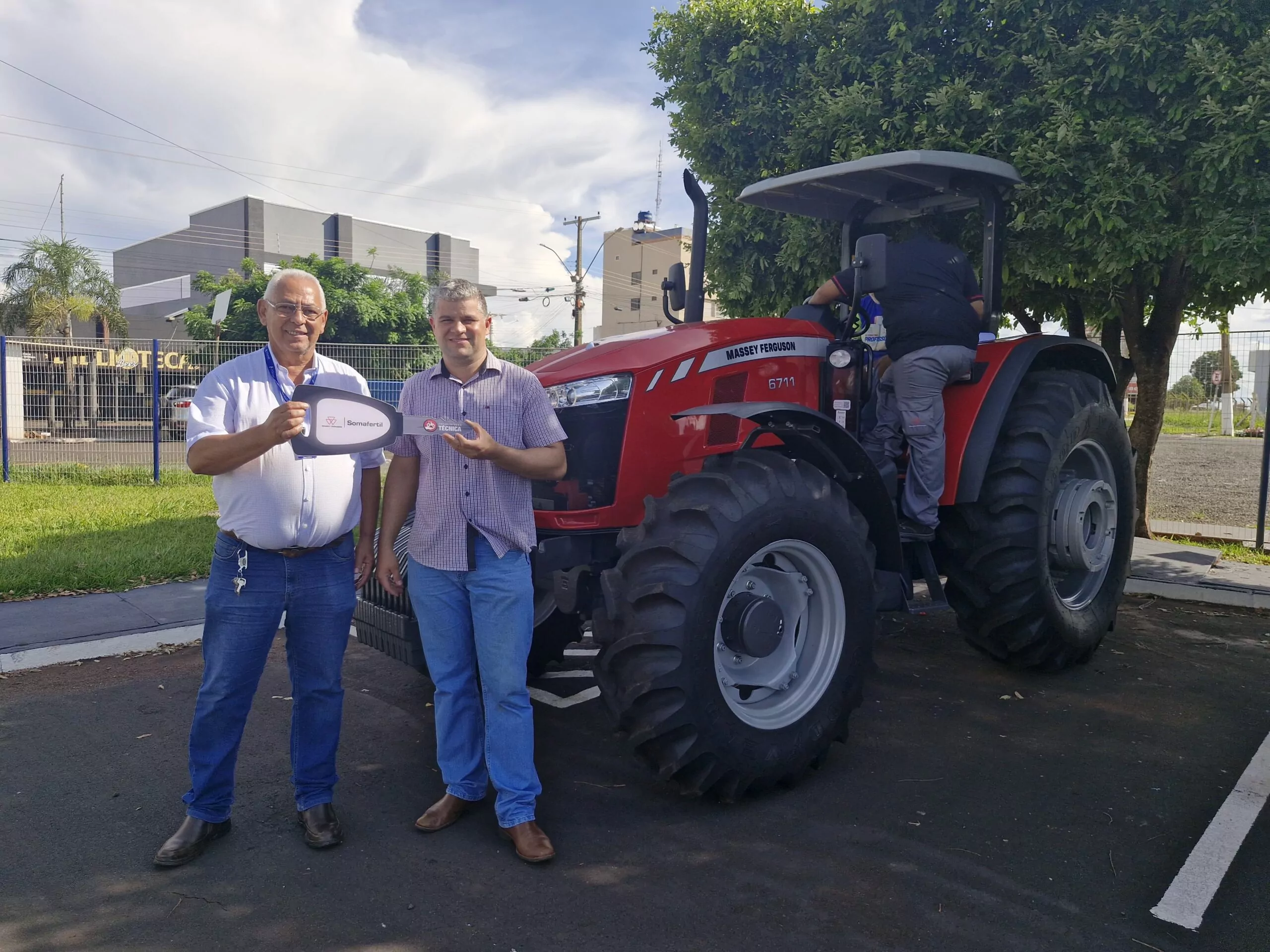 unicerrado aquisicao trator curso agronomia 02